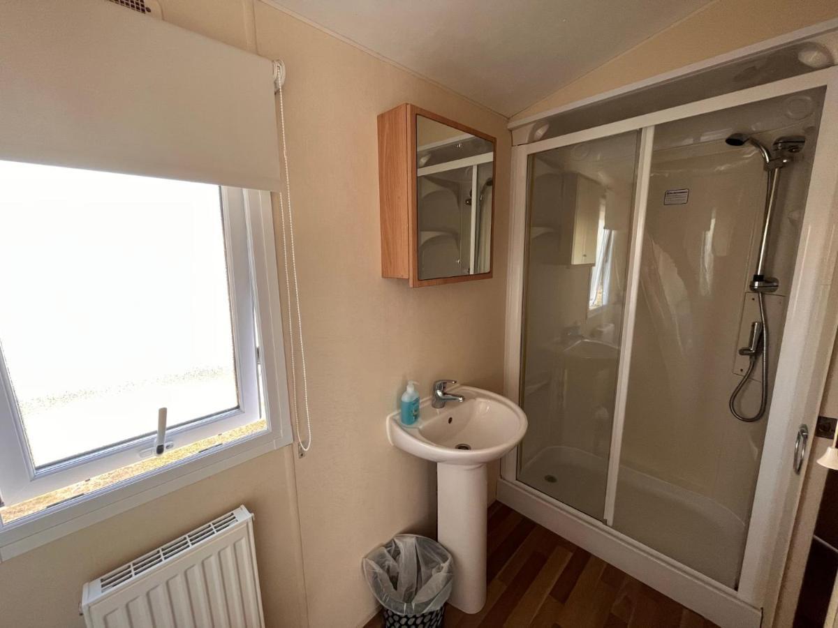 Contemporary Caravan At Newquay Holiday Park Exterior photo