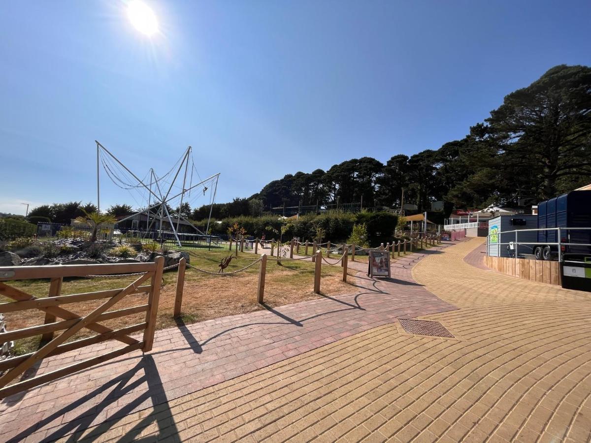Contemporary Caravan At Newquay Holiday Park Exterior photo